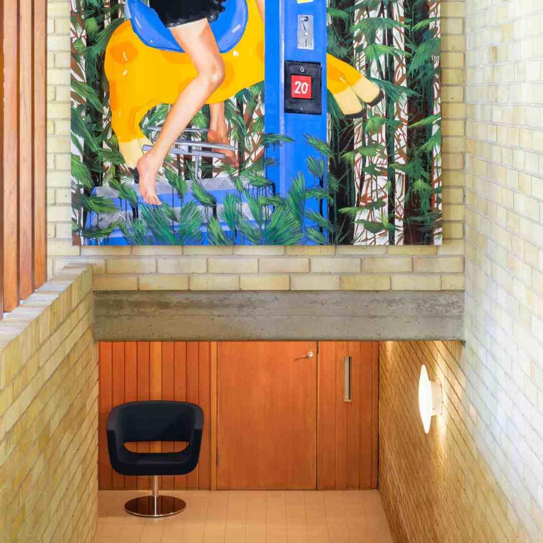 A820 Lola Chair With Swivel Base