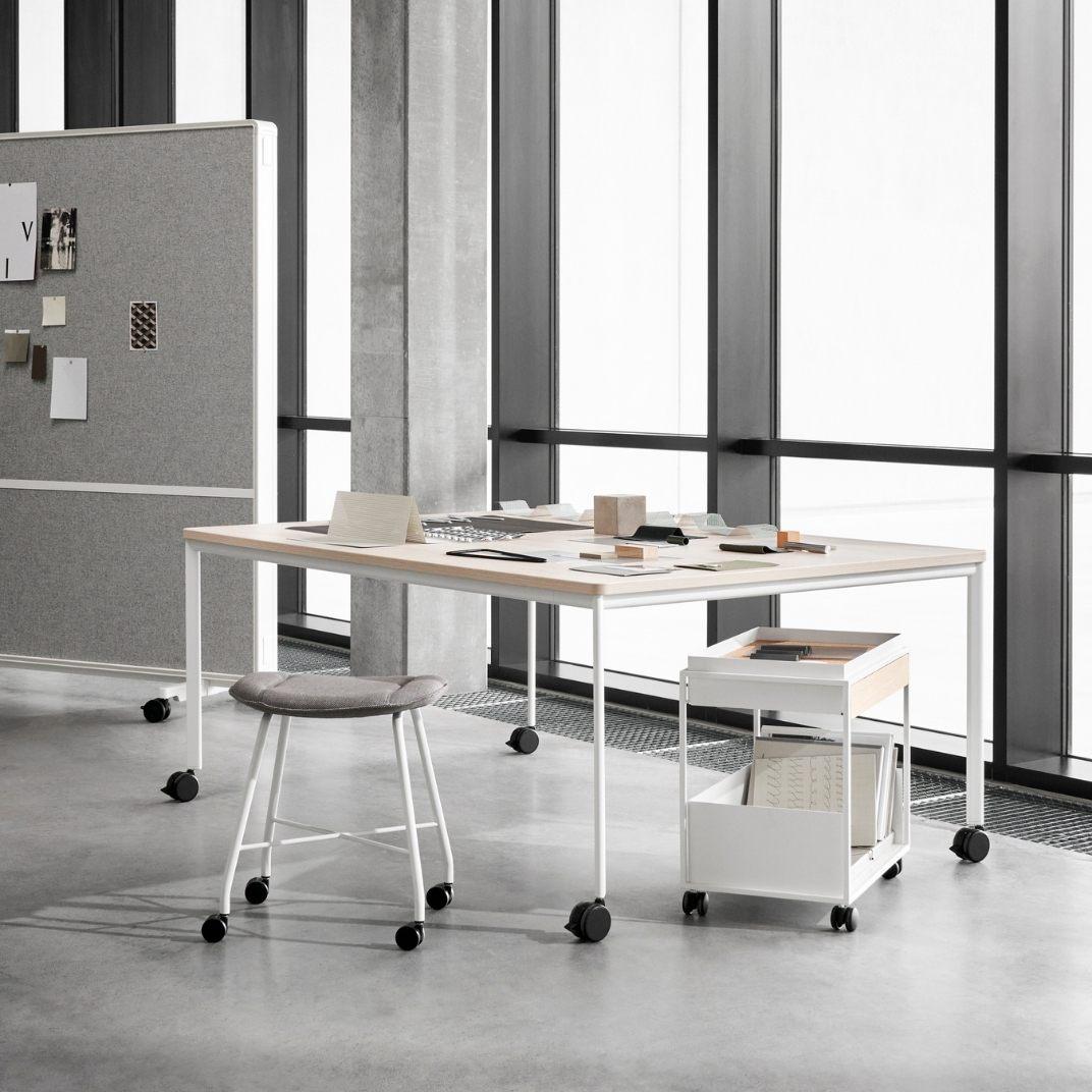 ROM01 ROAM Low Mobile Stool