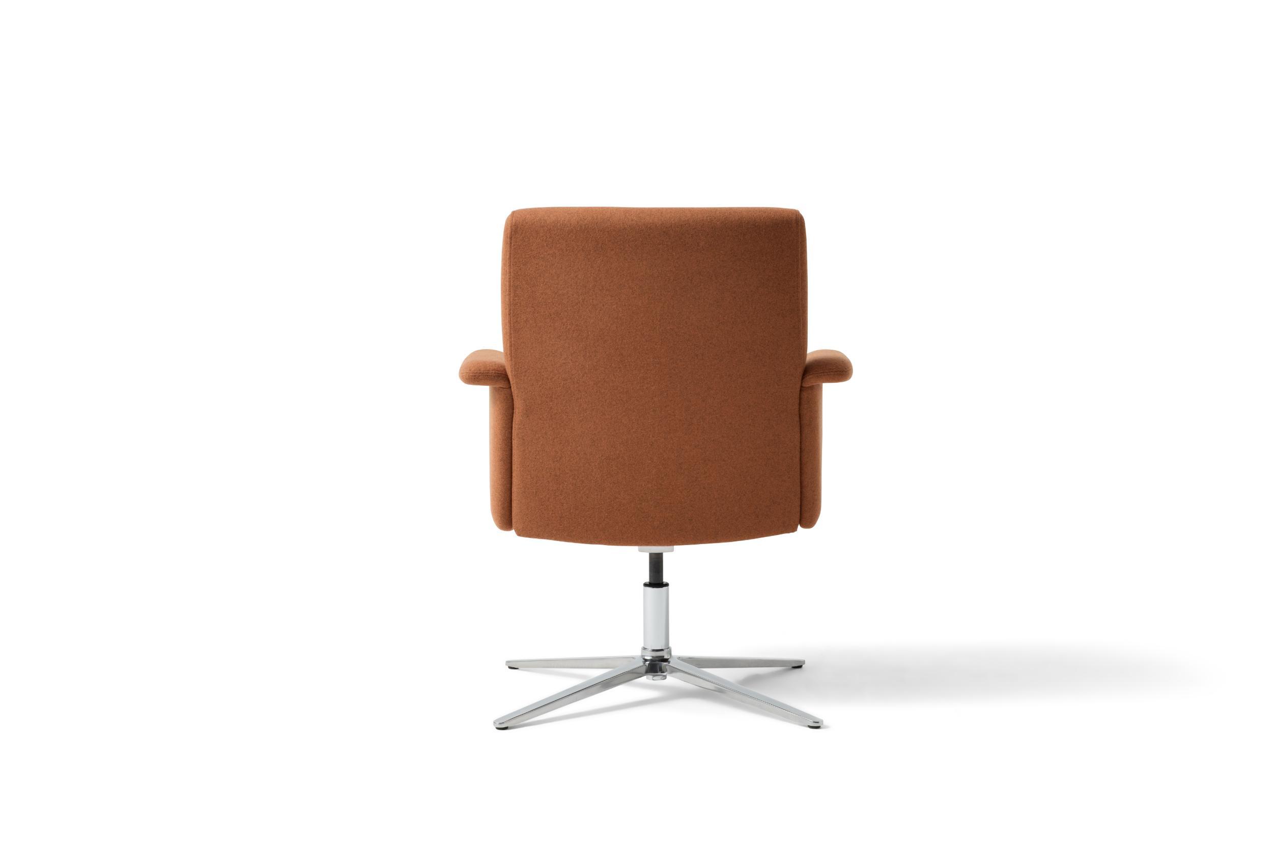 TNK01 Tonik Fixed Arms Lounge Chair